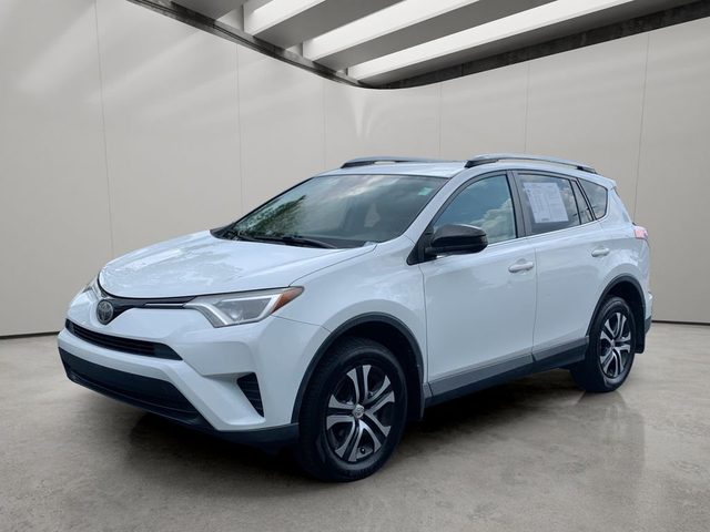 2017 Toyota RAV4 LE FWD photo