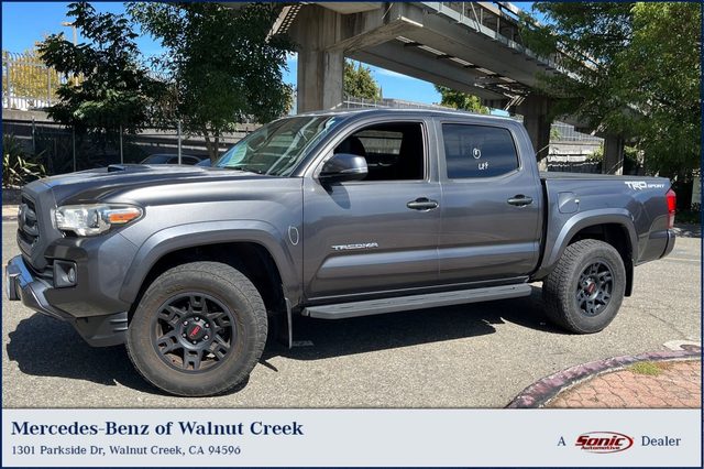 2017 Toyota Tacoma TRD Sport RWD photo