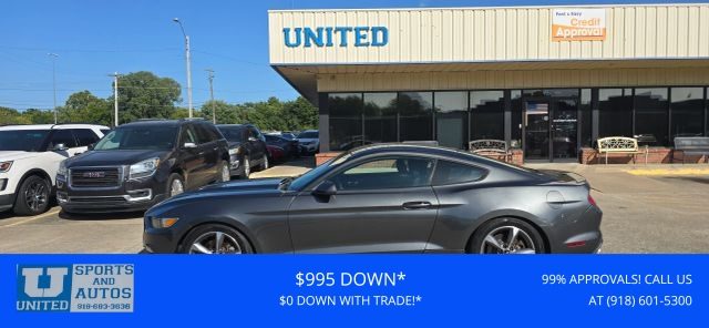 2016 Ford Mustang V6 RWD photo