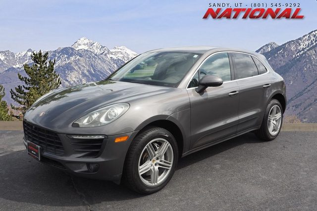 2017 Porsche Macan S AWD photo