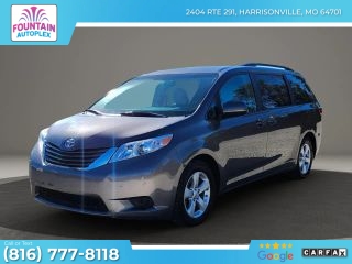 2017 Toyota Sienna LE FWD photo