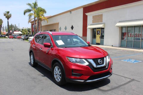 2017 Nissan Rogue SV FWD photo