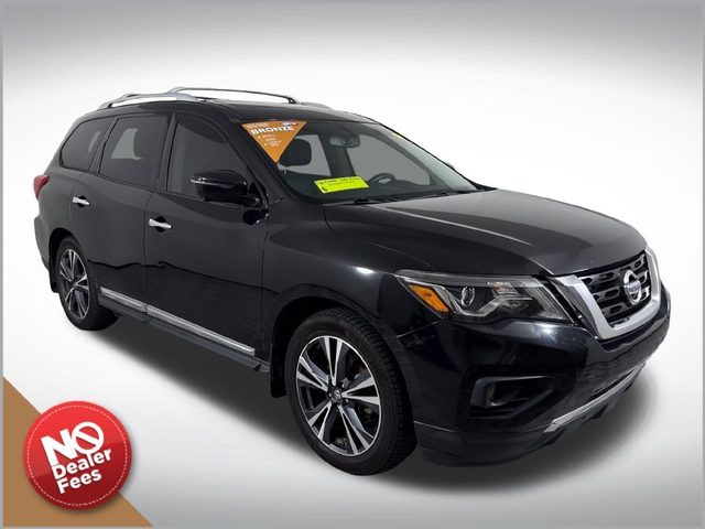 2017 Nissan Pathfinder Platinum FWD photo