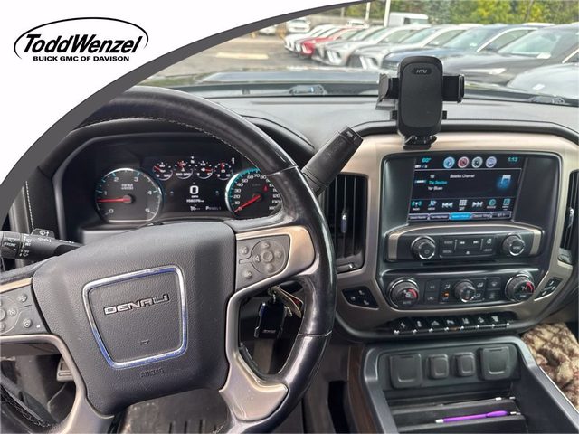 2017 GMC Sierra 2500HD Denali 4WD photo