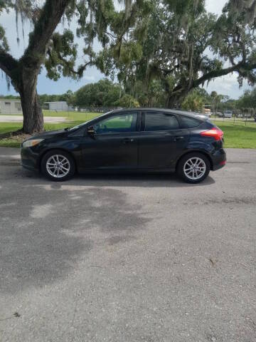 2015 Ford Focus SE FWD photo