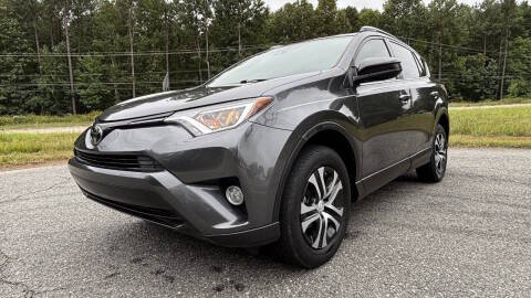2017 Toyota RAV4 LE FWD photo