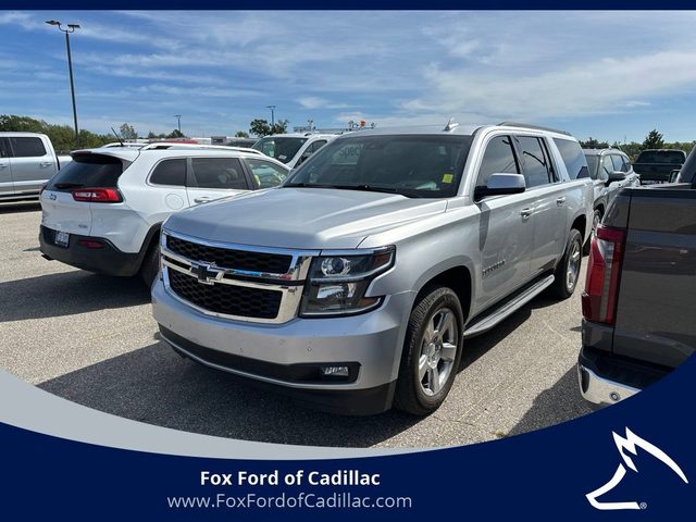 2017 Chevrolet Suburban LT 4WD photo