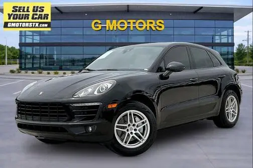 2017 Porsche Macan  AWD photo