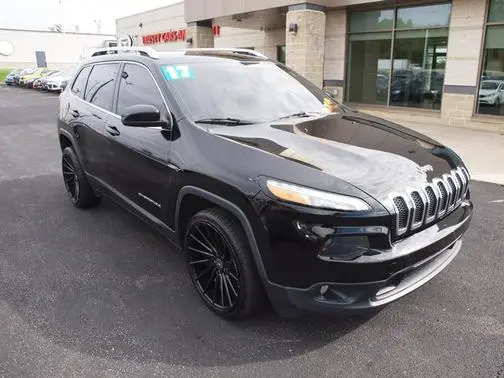 2017 Jeep Cherokee Latitude FWD photo