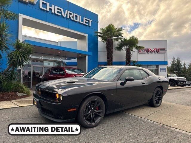 2016 Dodge Challenger R/T Plus RWD photo