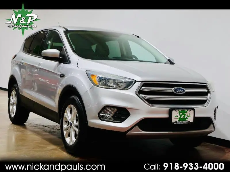 2017 Ford Escape SE FWD photo