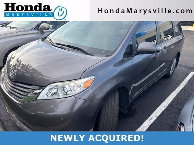 2017 Toyota Sienna XLE FWD photo