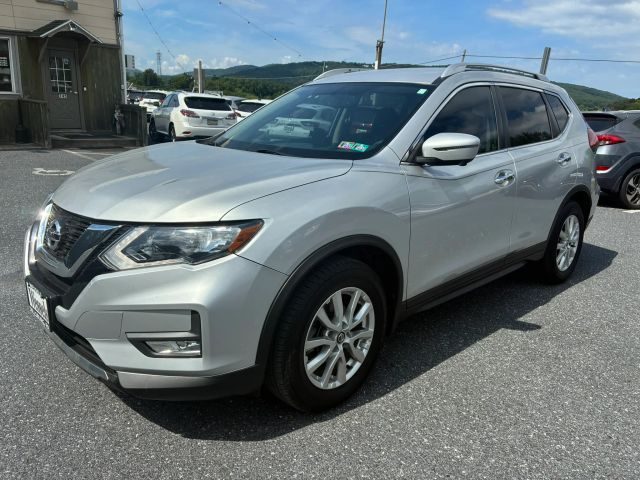2017 Nissan Rogue SV FWD photo