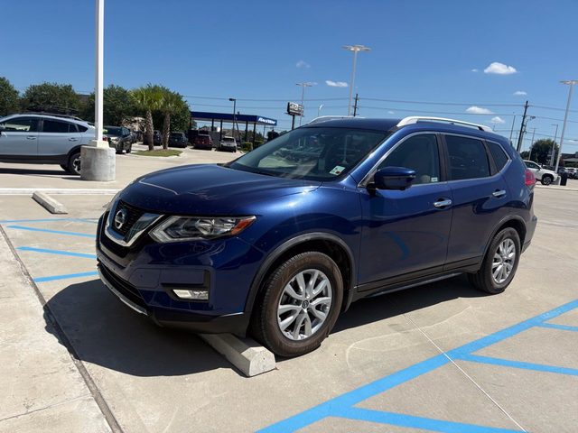 2017 Nissan Rogue SV FWD photo