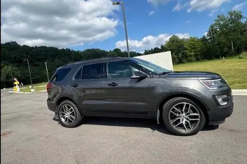 2017 Ford Explorer Sport 4WD photo