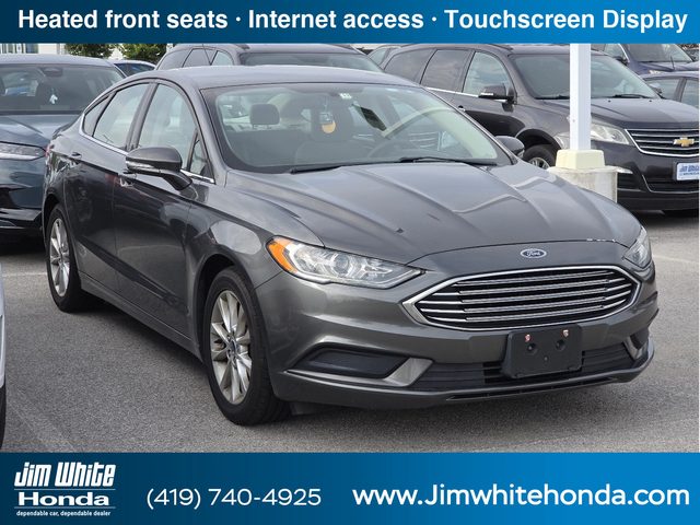 2017 Ford Fusion SE FWD photo