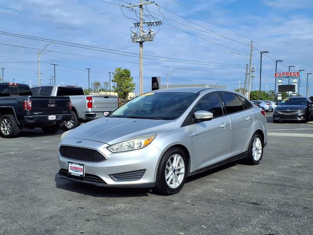 2017 Ford Focus SE FWD photo