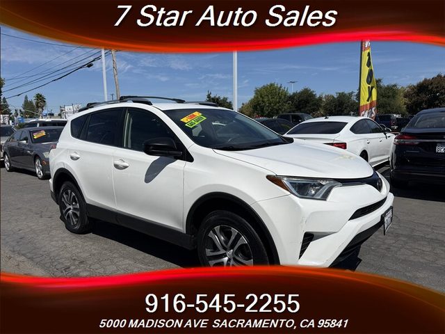 2017 Toyota RAV4 LE FWD photo