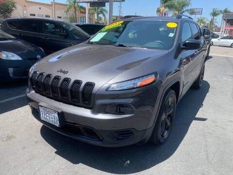 2017 Jeep Cherokee Altitude FWD photo