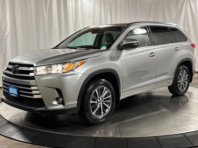 2017 Toyota Highlander XLE AWD photo