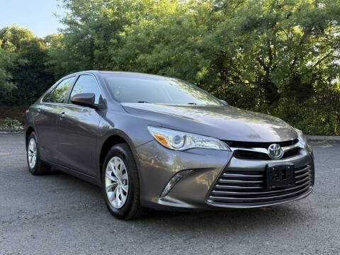2017 Toyota Camry LE FWD photo