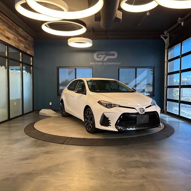 2017 Toyota Corolla SE FWD photo