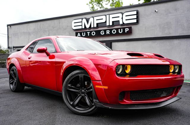2017 Dodge Challenger SXT RWD photo