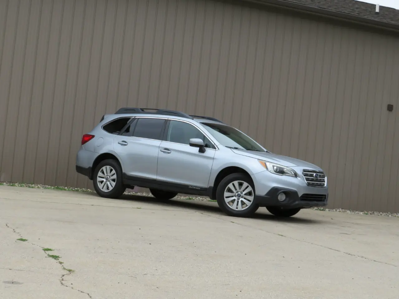 2017 Subaru Outback Premium AWD photo