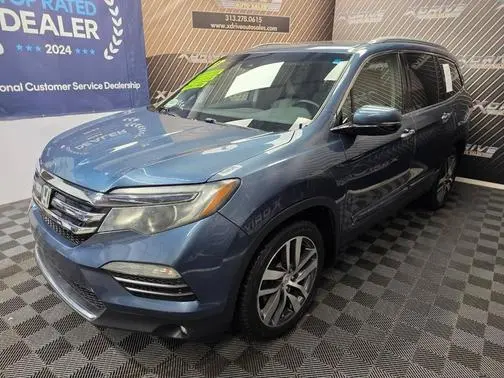 2017 Honda Pilot Touring FWD photo