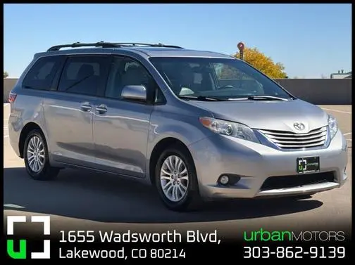 2017 Toyota Sienna XLE FWD photo