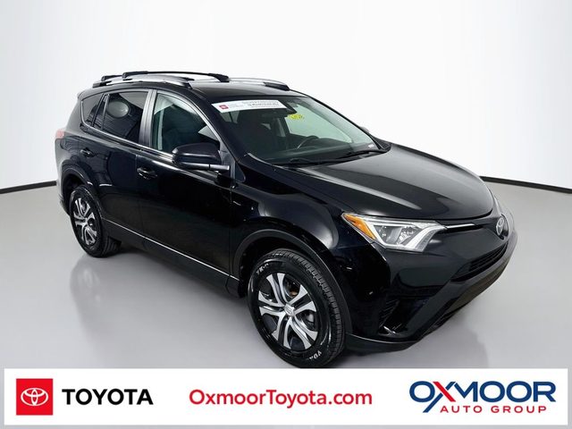 2017 Toyota RAV4 LE FWD photo