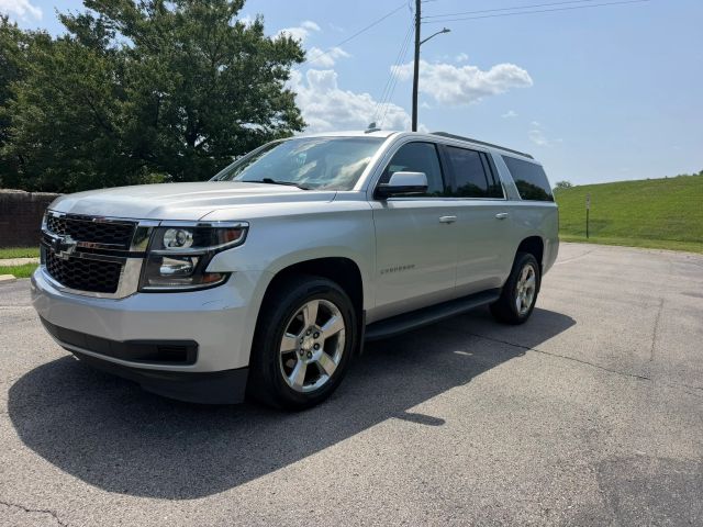 2017 Chevrolet Suburban LT 4WD photo