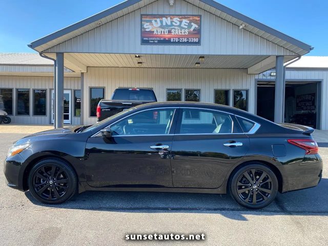 2017 Nissan Altima 2.5 SR FWD photo
