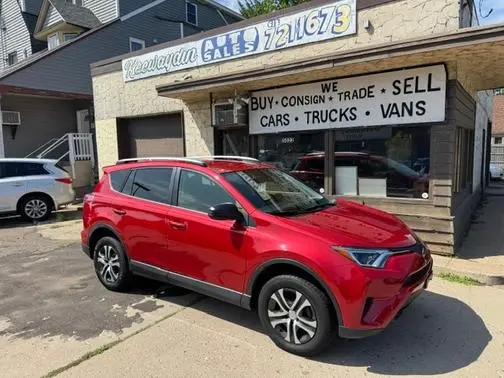 2017 Toyota RAV4 LE AWD photo