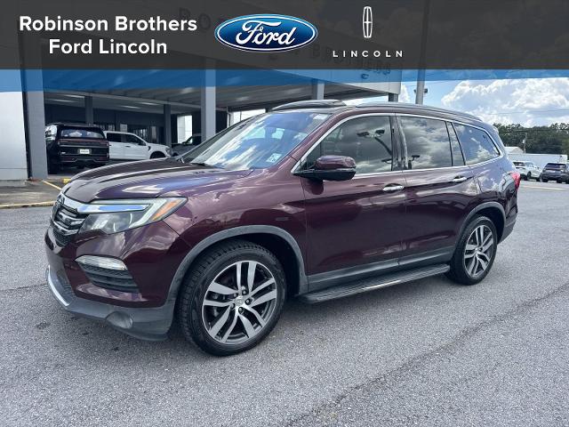 2017 Honda Pilot Touring FWD photo