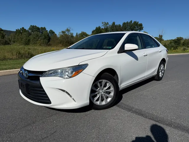 2017 Toyota Camry LE FWD photo