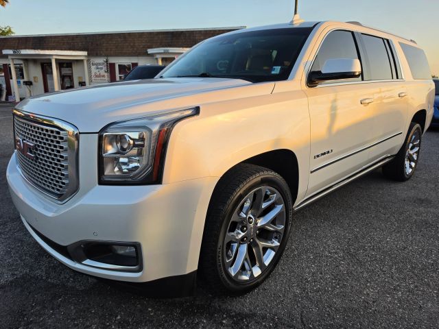 2017 GMC Yukon XL Denali RWD photo
