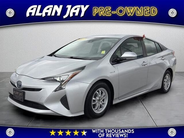 2017 Toyota Prius Three FWD photo