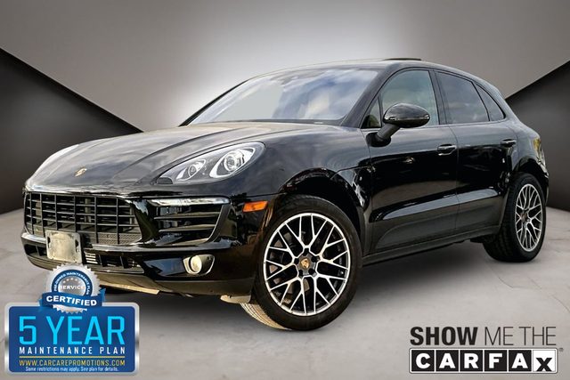 2017 Porsche Macan  AWD photo