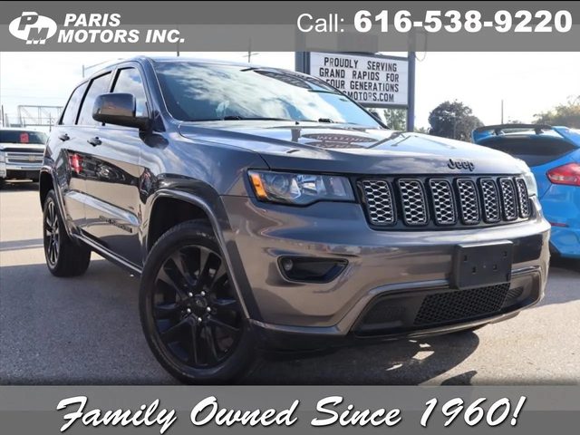 2017 Jeep Grand Cherokee Altitude 4WD photo