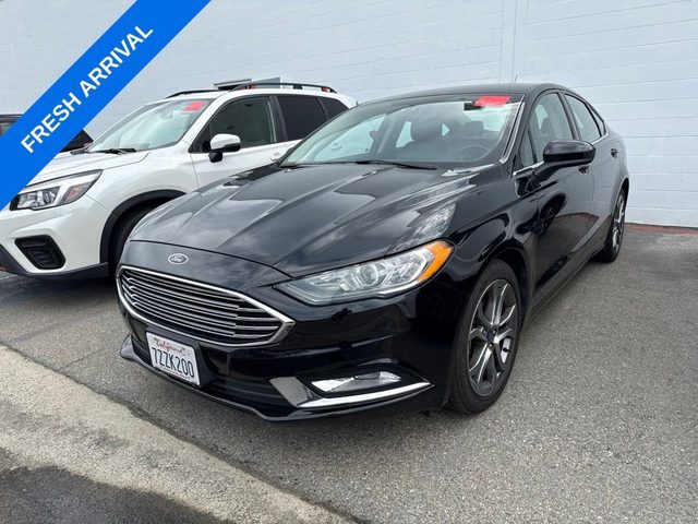 2017 Ford Fusion SE FWD photo