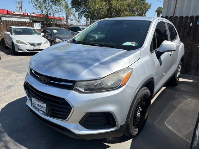 2017 Chevrolet Trax LS FWD photo
