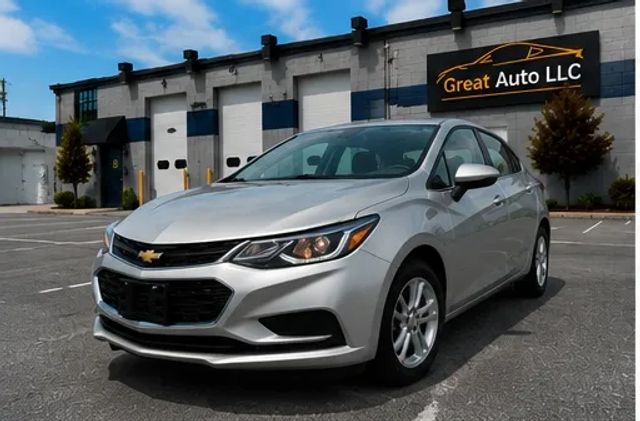 2017 Chevrolet Cruze LT FWD photo