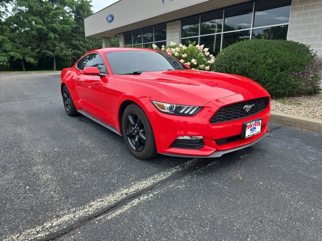 2017 Ford Mustang V6 RWD photo