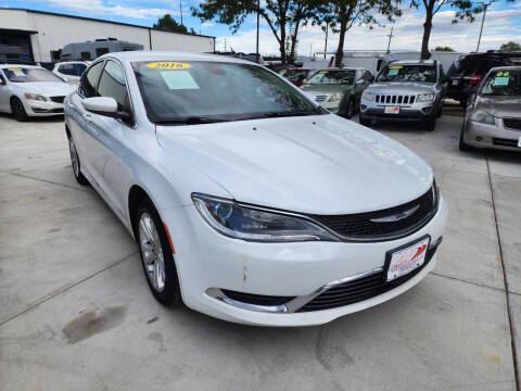 2016 Chrysler 200 Limited FWD photo