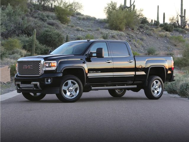2017 GMC Sierra 2500HD Denali 4WD photo