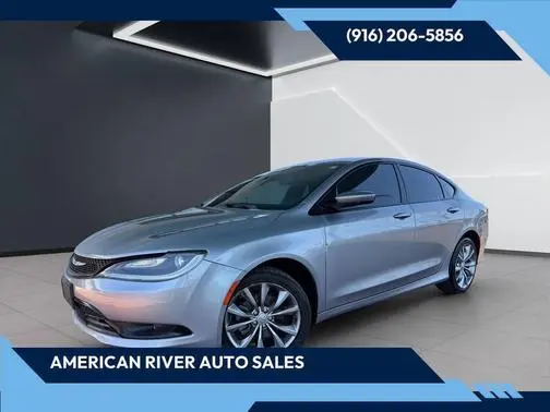 2015 Chrysler 200 S FWD photo