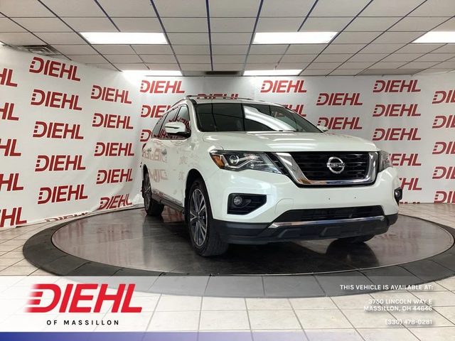 2017 Nissan Pathfinder Platinum 4WD photo