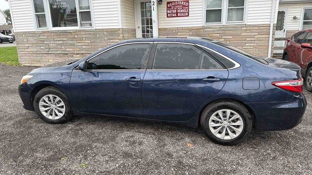 2015 Toyota Camry LE FWD photo