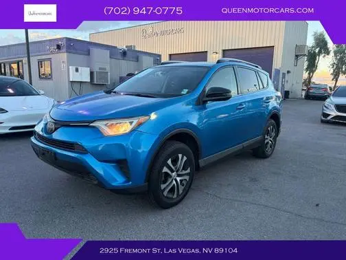 2017 Toyota RAV4 LE FWD photo